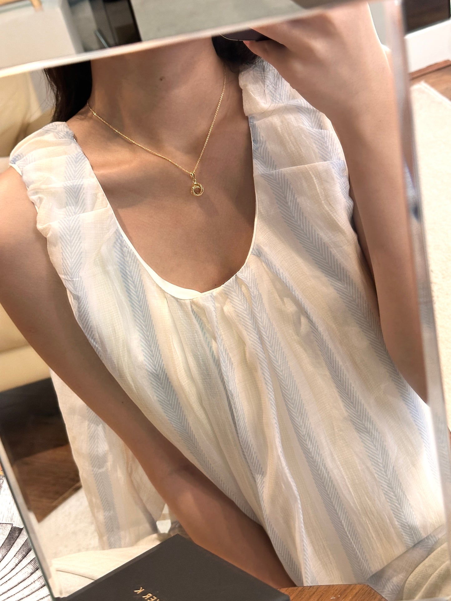 Petite Crossover Pendant Necklace